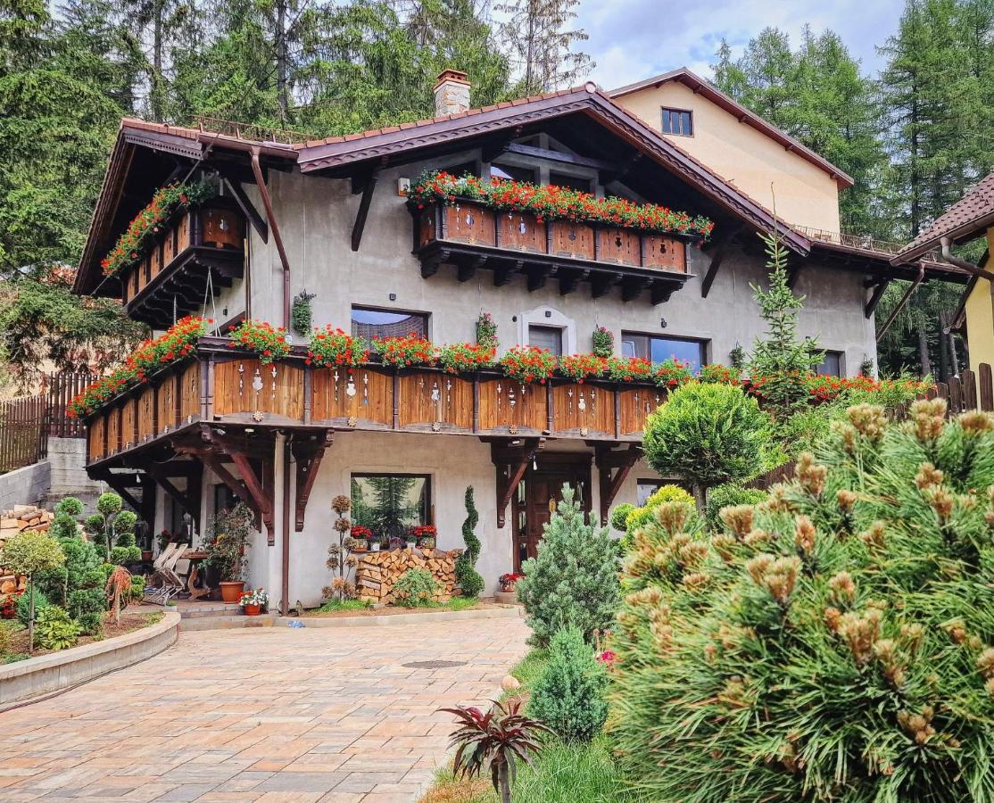 Amor Tirol Bușteni Dış mekan fotoğraf