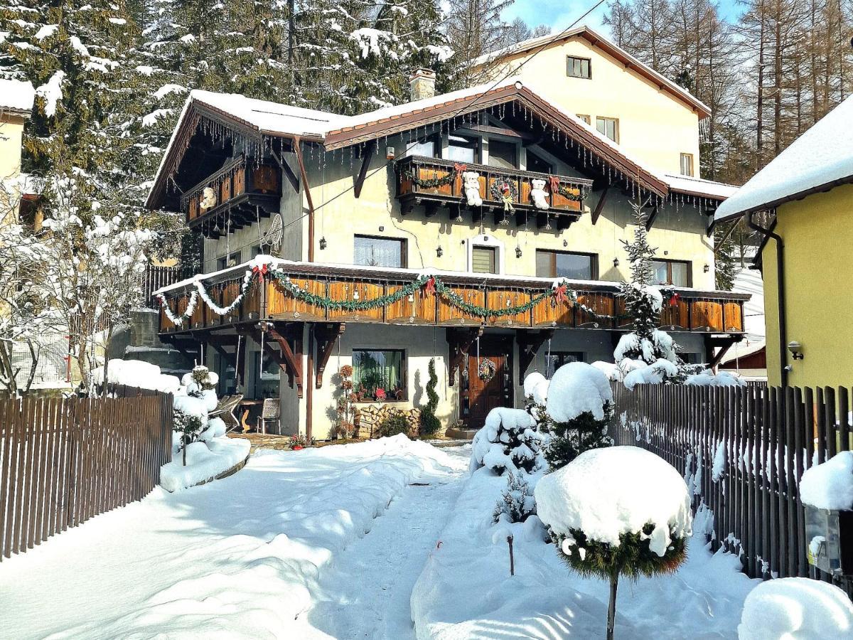 Amor Tirol Bușteni Dış mekan fotoğraf